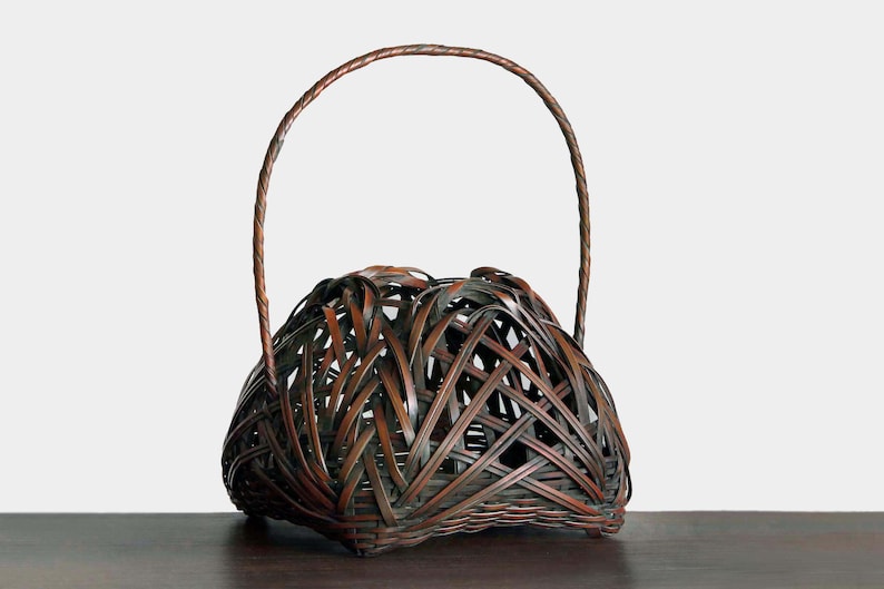 Japanese Handcrafted Bamboo Hanaire Vase – Wide Flower Basket, 17 cm Tall, Vintage Decor