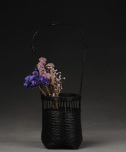 Giỏ hoa tre đan Hanaire 33 x 15 x 11 cm – đen, kèm ống lót